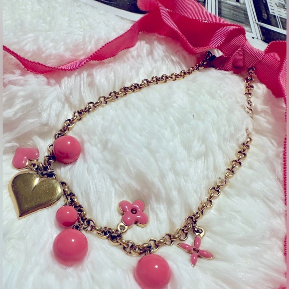 LOUIS VUITTON Enamel Sweet Monogram Necklace! - Picture 10 of 16
